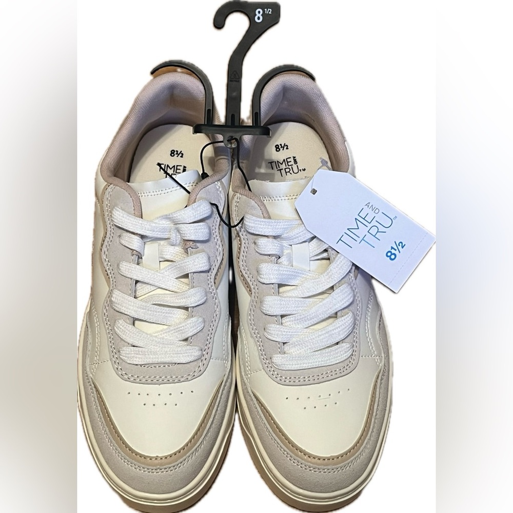 Time and Tru Women's White and Beige Lace-Up Sneakers. Size 8.5 New with Tags